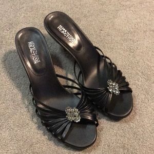 Kenneth Cole Small Heel Shoe